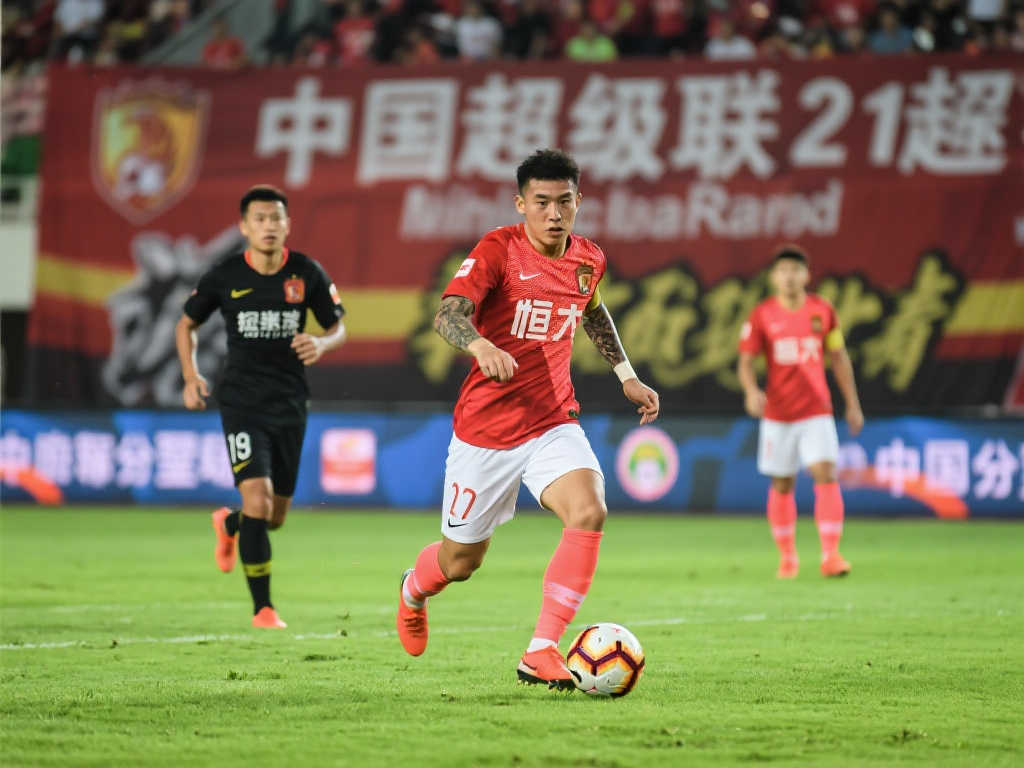 中超球员技术特质与其赛场表现的深度剖析 中超球员技术特质与其赛场表现的深度剖析